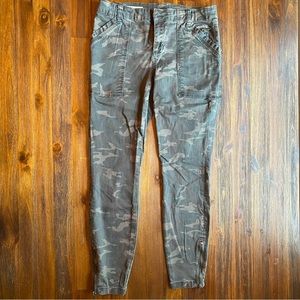 KUT FROM THE KLOTH camo utility crop ankle skinny jeans, NWOT. Size 4
